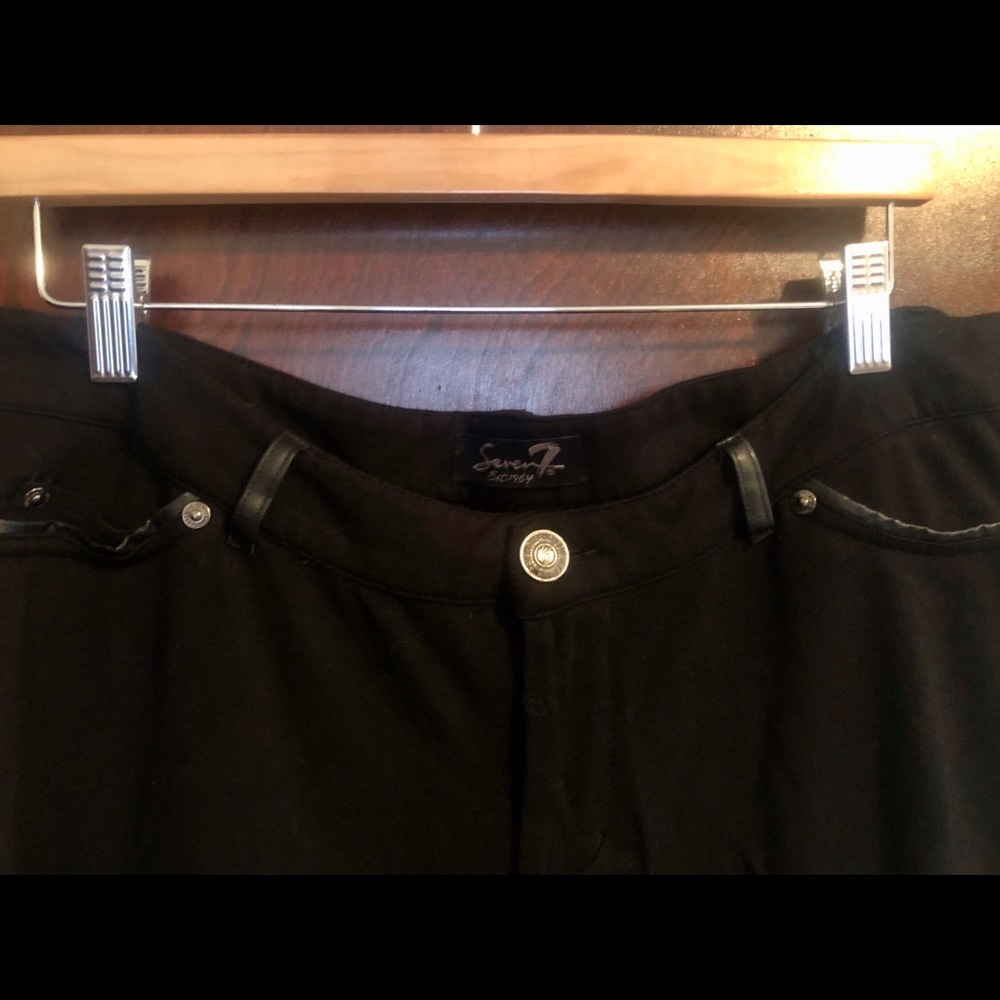 Seven7 Black Tapered Skinny Leg Ponte Pants sz 16